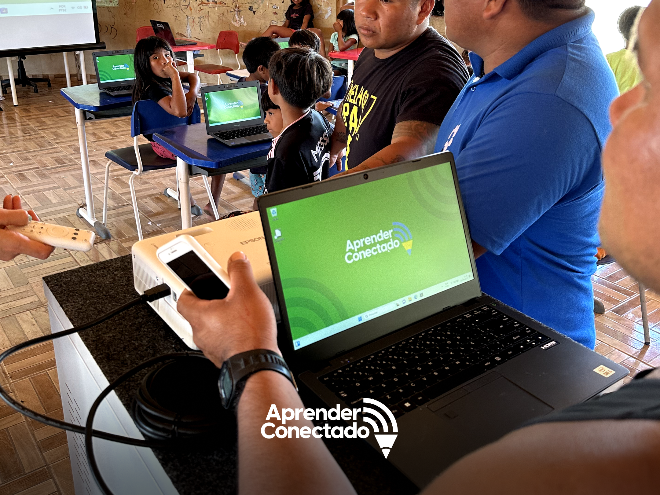 Mato Grosso tem mais de 3,2 mil alunos de escolas públicas usando internet e notebooks do Aprender Conectado